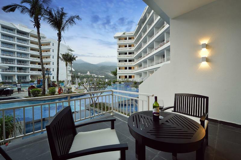 Palace Resort Yalong Bay Sanya Luoyushangcun Exteriör bild